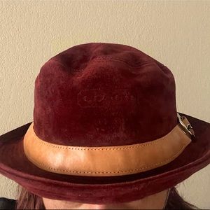 Coach bucket hat Small 100% leather w/brown trim